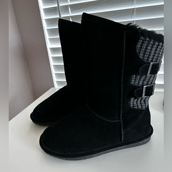 BearPaw boots, like new. - Picture 3 of 8